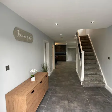 Newly Refurbished 4 Bedroom House-Sleep 8-Free Parking Canvey Island Exterior photo