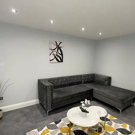 Newly Refurbished 4 Bedroom House-Sleep 8-Free Parking Canvey Island Exterior photo